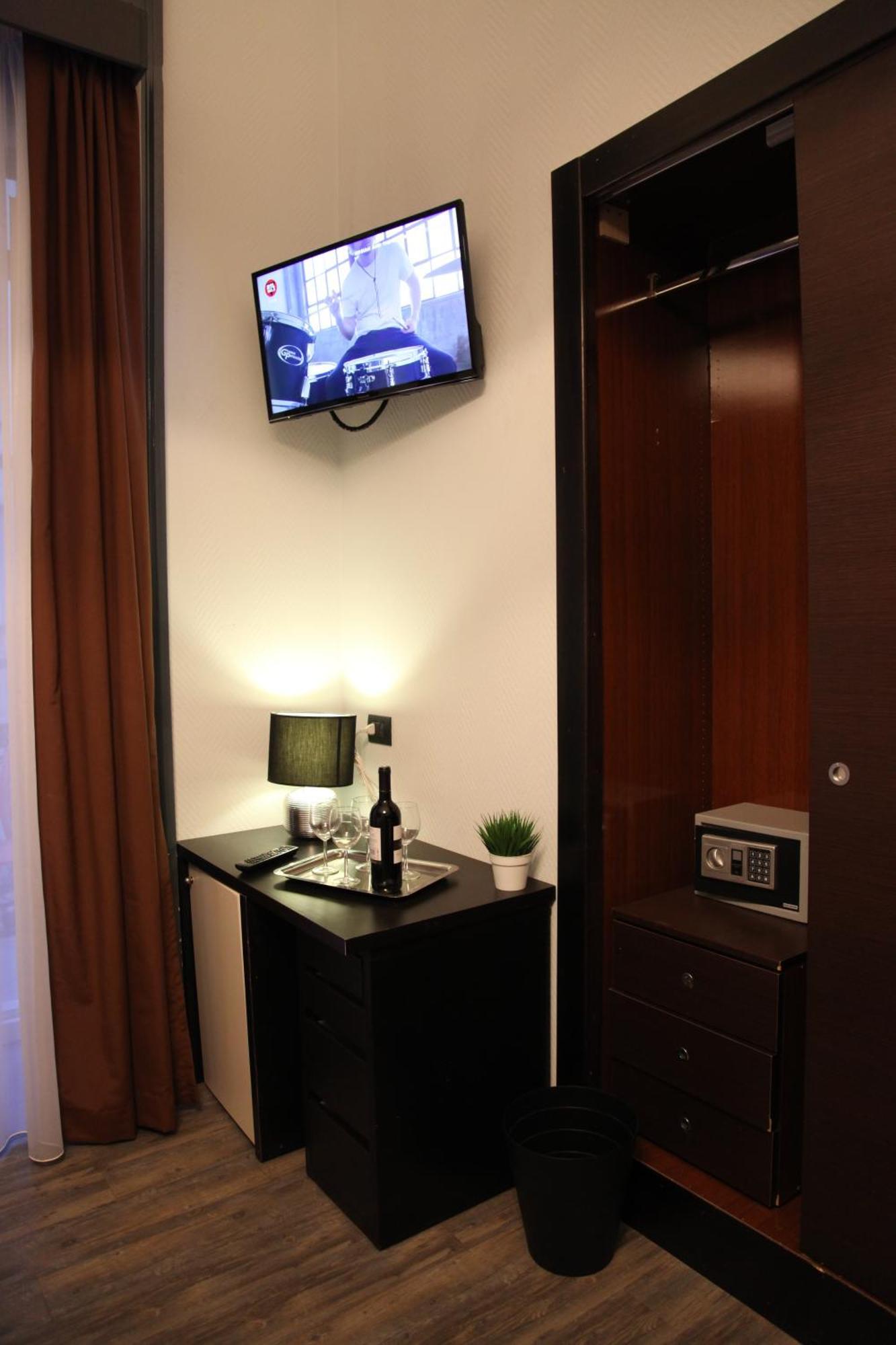 Dolce Vita Rooms Nápoles Exterior foto